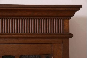 アンティーク家具　大正ロマン　高級品　色ガラス入り食器棚(収納棚、キャビネット)