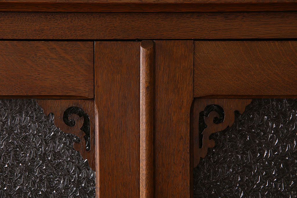 アンティーク家具　大正ロマン　高級品　色ガラス入り食器棚(収納棚、キャビネット)