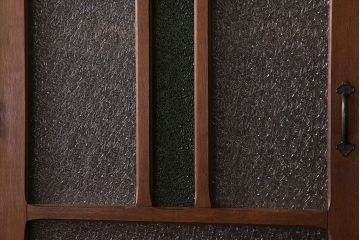 アンティーク家具　大正ロマン　高級品　色ガラス入り食器棚(収納棚、キャビネット)