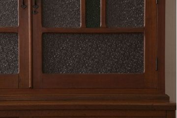 アンティーク家具　大正ロマン　高級品　色ガラス入り食器棚(収納棚、キャビネット)