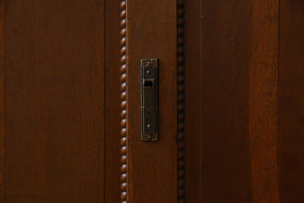 アンティーク家具　大正ロマン　高級品　色ガラス入り食器棚(収納棚、キャビネット)