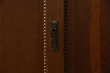 アンティーク家具　大正ロマン　高級品　色ガラス入り食器棚(収納棚、キャビネット)