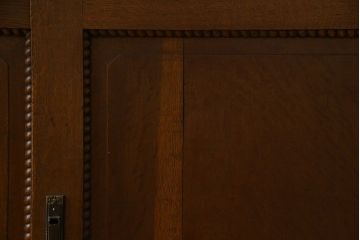 アンティーク家具　大正ロマン　高級品　色ガラス入り食器棚(収納棚、キャビネット)