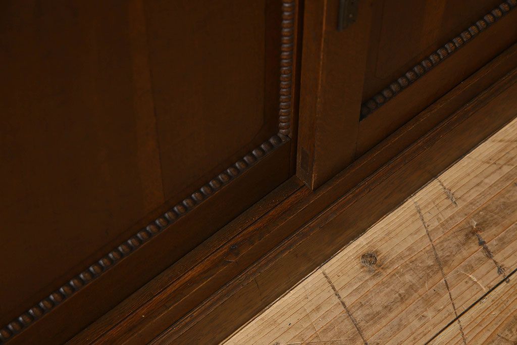 アンティーク家具　大正ロマン　高級品　色ガラス入り食器棚(収納棚、キャビネット)