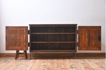 アンティーク家具　和製アンティーク　ヒノキ材天板　鉄脚収納棚