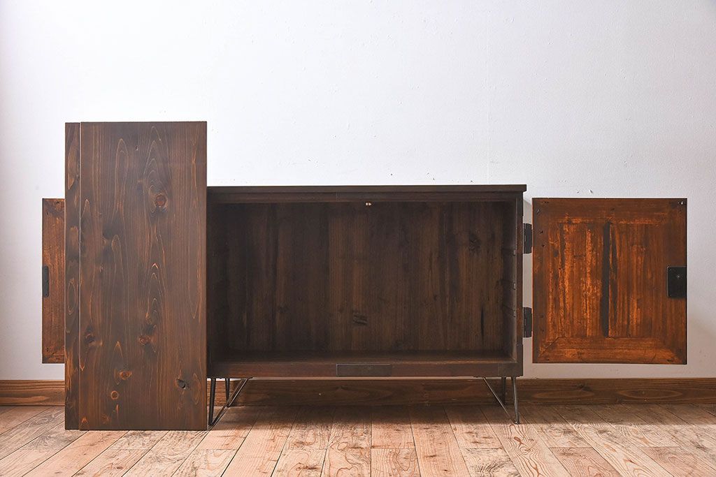 アンティーク家具　和製アンティーク　ヒノキ材天板　鉄脚収納棚