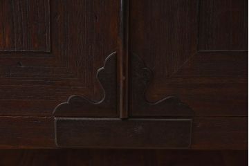 アンティーク家具　和製アンティーク　ヒノキ材天板　鉄脚収納棚