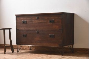 アンティーク家具　和製アンティーク　天板ヒノキ材　鉄脚ローチェスト