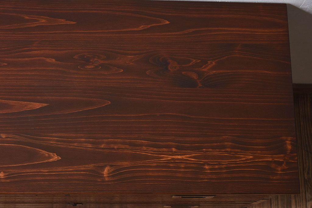 アンティーク家具　和製アンティーク　天板ヒノキ材　鉄脚ローチェスト