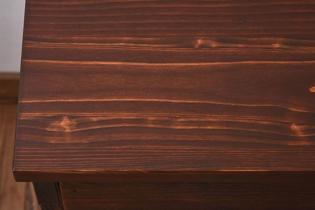 アンティーク家具　和製アンティーク　天板ヒノキ材　鉄脚ローチェスト