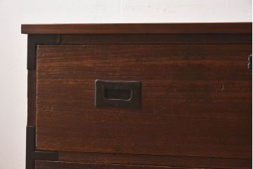 アンティーク家具　和製アンティーク　天板ヒノキ材　鉄脚ローチェスト