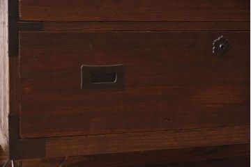 アンティーク家具　和製アンティーク　天板ヒノキ材　鉄脚ローチェスト