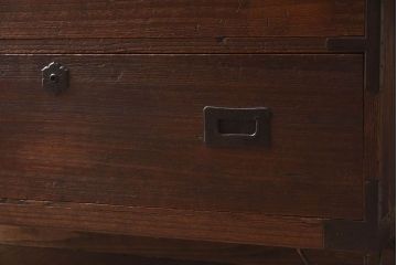 アンティーク家具　和製アンティーク　天板ヒノキ材　鉄脚ローチェスト