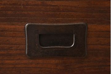 アンティーク家具　和製アンティーク　天板ヒノキ材　鉄脚ローチェスト