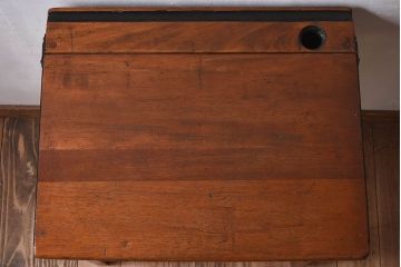 アンティーク家具　イギリスアンティーク　ブナ材　スクールデスク(平机)(2)