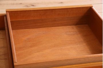 北欧家具 チーク材製 G-plan(ジープラン) Fresco(フレスコ) スタイリッシュな脚付きサイドボード