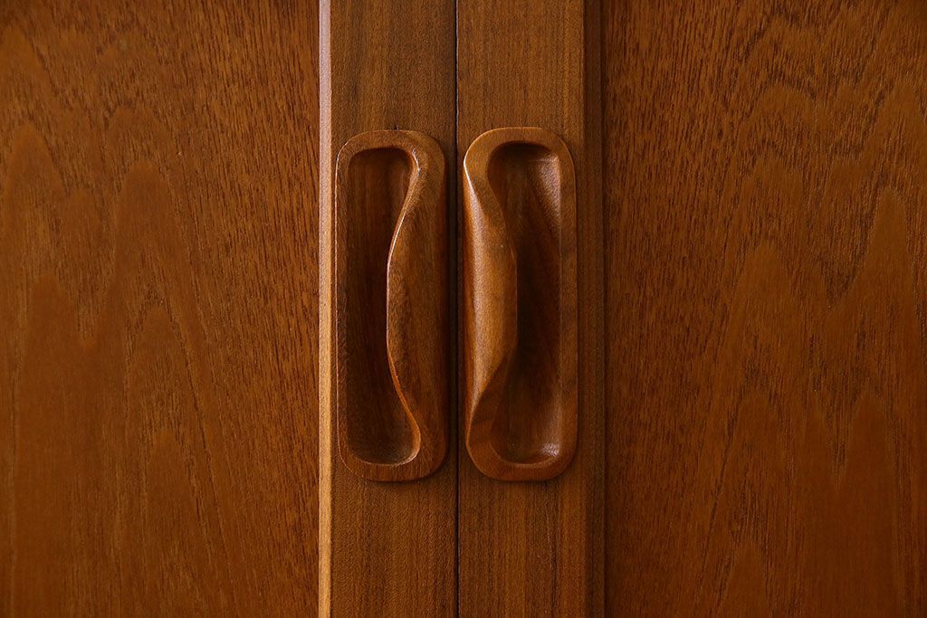 北欧家具 チーク材製 G-plan(ジープラン) Fresco(フレスコ) スタイリッシュな脚付きサイドボード