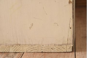 アンティーク家具　ヨーロッパアンティーク　レトロな雰囲気がかわいい小引き出し