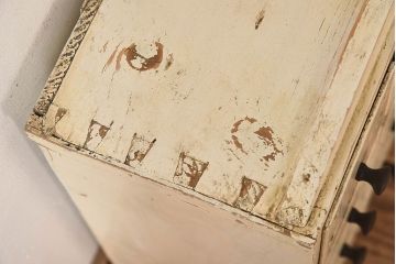 アンティーク家具　ヨーロッパアンティーク　レトロな雰囲気がかわいい小引き出し