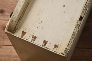 アンティーク家具　ヨーロッパアンティーク　レトロな雰囲気がかわいい小引き出し