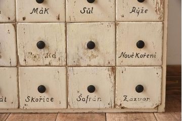 アンティーク家具　ヨーロッパアンティーク　レトロな雰囲気がかわいい小引き出し