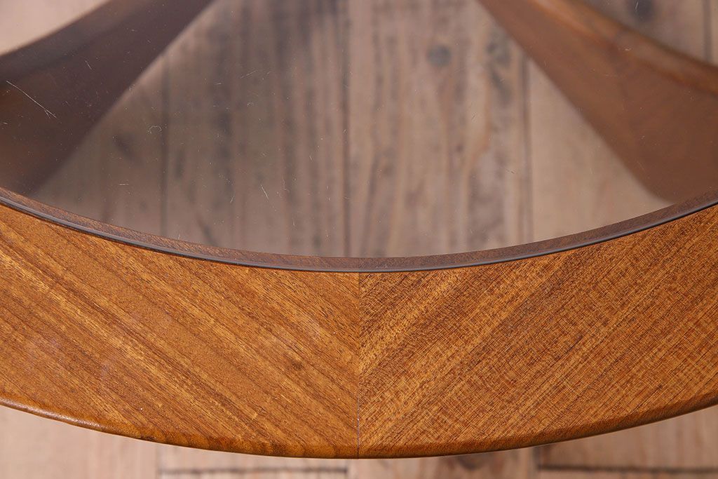 ヴィンテージ家具 G-plan(ジープラン) 北欧ビンテージ チーク材 ガラストップラウンドテーブル(センターテーブル・コーヒーテーブル)(3)