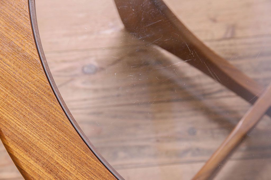 ヴィンテージ家具 G-plan(ジープラン) 北欧ビンテージ チーク材 ガラストップラウンドテーブル(センターテーブル・コーヒーテーブル)(3)