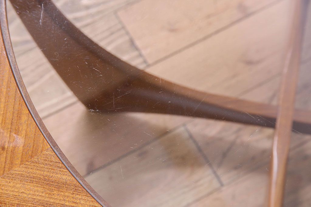 ヴィンテージ家具 G-plan(ジープラン) 北欧ビンテージ チーク材 ガラストップラウンドテーブル(センターテーブル・コーヒーテーブル)(3)