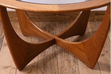 ヴィンテージ家具 G-plan(ジープラン) 北欧ビンテージ チーク材 ガラストップラウンドテーブル(センターテーブル・コーヒーテーブル)(3)