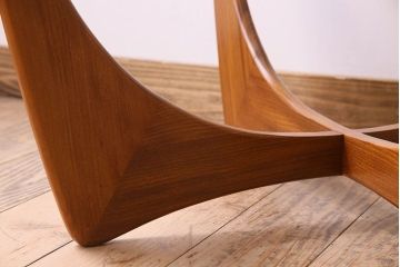ヴィンテージ家具 G-plan(ジープラン) 北欧ビンテージ チーク材 ガラストップラウンドテーブル(センターテーブル・コーヒーテーブル)(3)