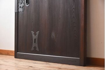 明治〜大正期　総欅材のアンティーク蔵戸(玄関戸)
