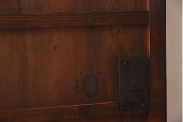 明治〜大正期　総欅材のアンティーク蔵戸(玄関戸)