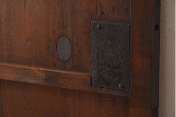 明治〜大正期　総欅材のアンティーク蔵戸(玄関戸)