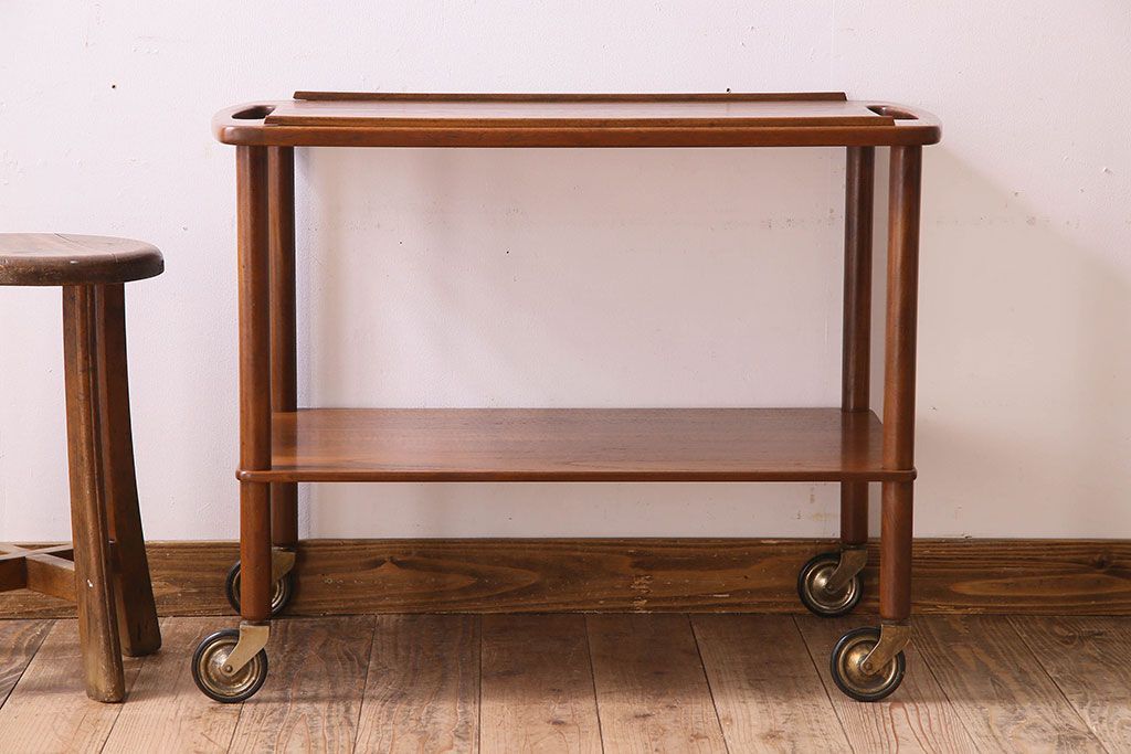 ヴィンテージ家具　北欧ビンテージ　チーク材　シンプルなキャスター付きトロリー(キッチンワゴン)