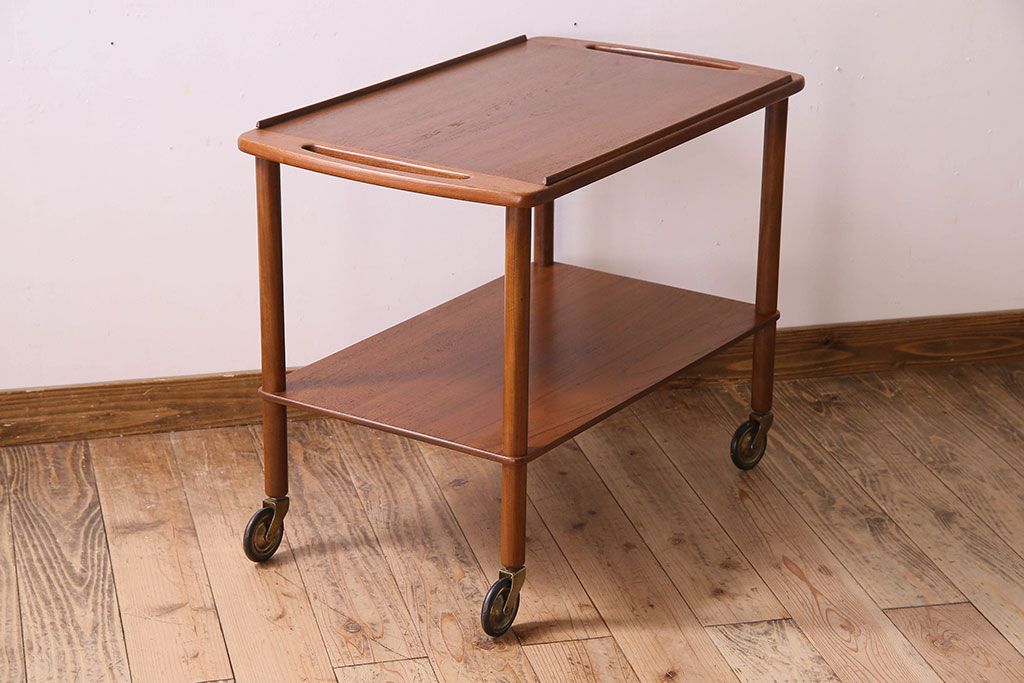 ヴィンテージ家具　北欧ビンテージ　チーク材　シンプルなキャスター付きトロリー(キッチンワゴン)