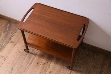 ヴィンテージ家具　北欧ビンテージ　チーク材　シンプルなキャスター付きトロリー(キッチンワゴン)