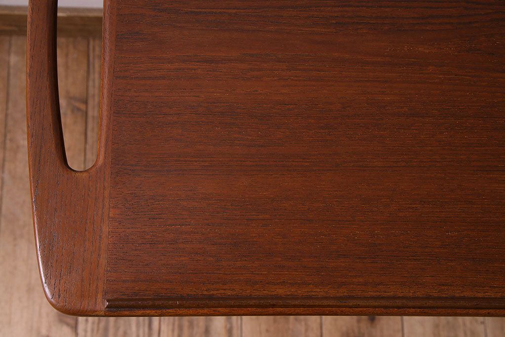 ヴィンテージ家具　北欧ビンテージ　チーク材　シンプルなキャスター付きトロリー(キッチンワゴン)