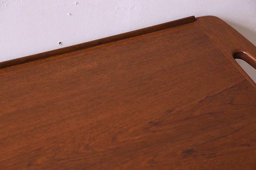 ヴィンテージ家具　北欧ビンテージ　チーク材　シンプルなキャスター付きトロリー(キッチンワゴン)