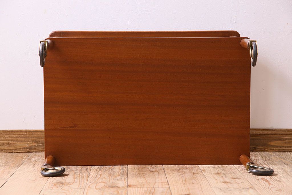 ヴィンテージ家具　北欧ビンテージ　チーク材　シンプルなキャスター付きトロリー(キッチンワゴン)