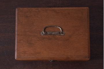 アンティーク雑貨　昭和レトロ　ナラ材製　古い木味の収納箱