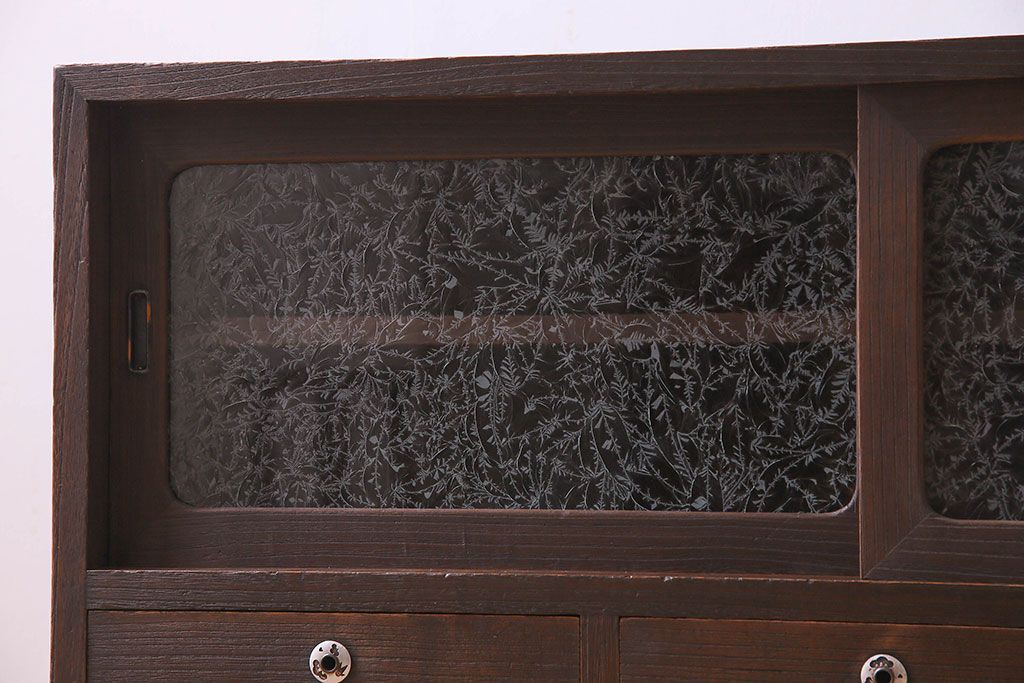 アンティーク家具　昭和期　和製アンティーク　結霜ガラス　桐材製の鉄脚ローボード(ローチェスト)