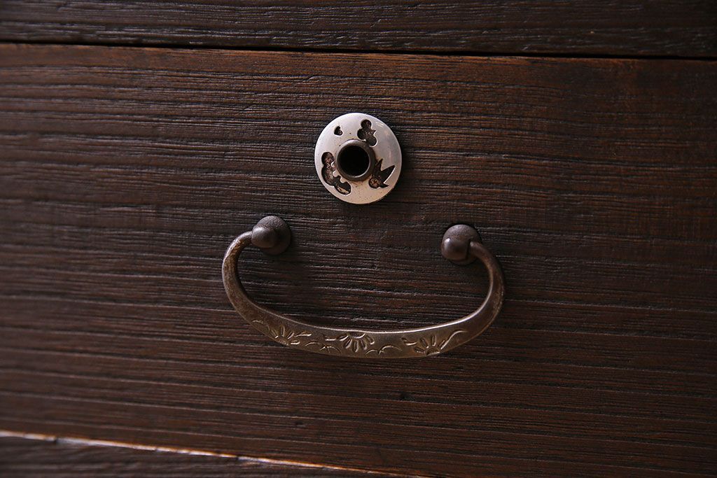 アンティーク家具　昭和期　和製アンティーク　結霜ガラス　桐材製の鉄脚ローボード(ローチェスト)