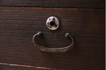 アンティーク家具　昭和期　和製アンティーク　結霜ガラス　桐材製の鉄脚ローボード(ローチェスト)