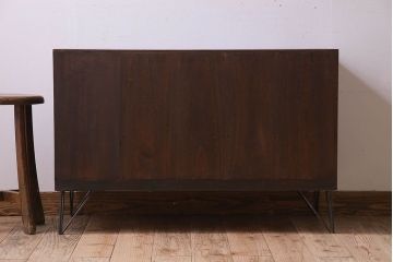 アンティーク家具　昭和期　和製アンティーク　結霜ガラス　桐材製の鉄脚ローボード(ローチェスト)