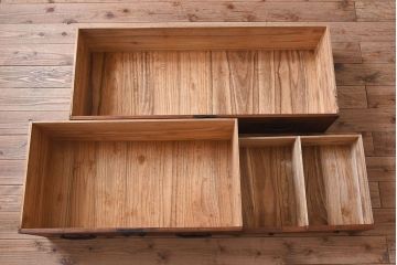 アンティーク家具　和製アンティーク　前面桐材の重ね二本松箪笥(衣装箪笥、桐箪笥、桐たんす)