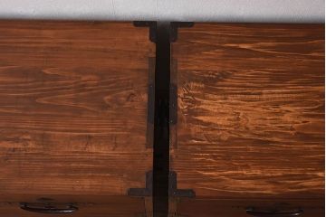 アンティーク家具　和製アンティーク　前面桐材の重ね二本松箪笥(衣装箪笥、桐箪笥、桐たんす)