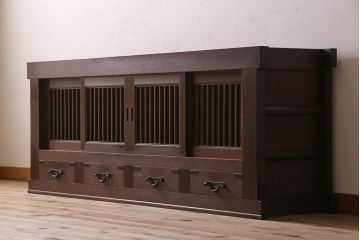 アンティーク家具　明治大正期　六尺　前面檜材　重厚なデザインの水屋箪笥ローボード