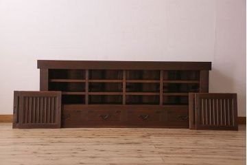 アンティーク家具　明治大正期　六尺　前面檜材　重厚なデザインの水屋箪笥ローボード