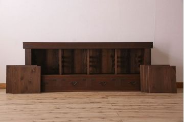アンティーク家具　明治大正期　六尺　前面檜材　重厚なデザインの水屋箪笥ローボード