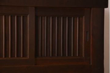 アンティーク家具　明治大正期　六尺　前面檜材　重厚なデザインの水屋箪笥ローボード